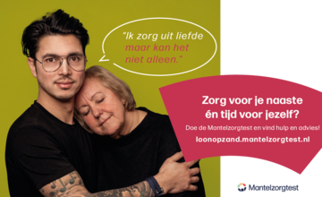 Man is mantelzorger van de vrouw die hij knuffelt